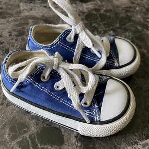 baby blue converse