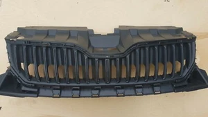 Original Skoda Fabia Kühlergrill vorne ab 2015- Teile-Nr: 6V0853653A - Bild 1 von 5