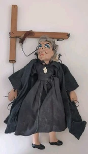 Walt Disney "Stepmother" (Disguised) Madame Alexander Marionette - Picture 1 of 13