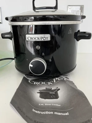 VINTAGE CROCKPOT SLOW COOKER 2.4L.  SLOW COOKER BOOKLET. RECIPE BOOK & CROCKPOT - Image 1 of 4