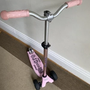 Micro Maxi Deluxe Pro Scooter Colour pink - Picture 1 of 21