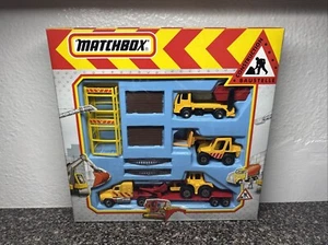 Matchbox CS-71 Construction Set With 4 Vehicles Scaffolding & Ramps - Picture 1 of 3