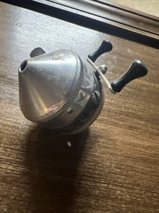 Vintage Zebco Spinner Model 33 Fishing Reel - Picture 1 of 5