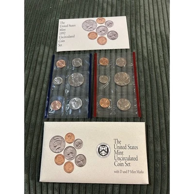 1992 United States Mint Uncirculated Coin Set P and D Mint Marks - Image 1 of 4
