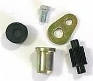 01 KIT FISSAGGIO E RINVIO TRASMISSIONE CONTACHILOMETRI per VESPA 125 150 200 PX - Foto 1 di 1