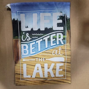 Life Is Better At The Lake - Bandera de jardín, nueva - Imagen 1 de 2