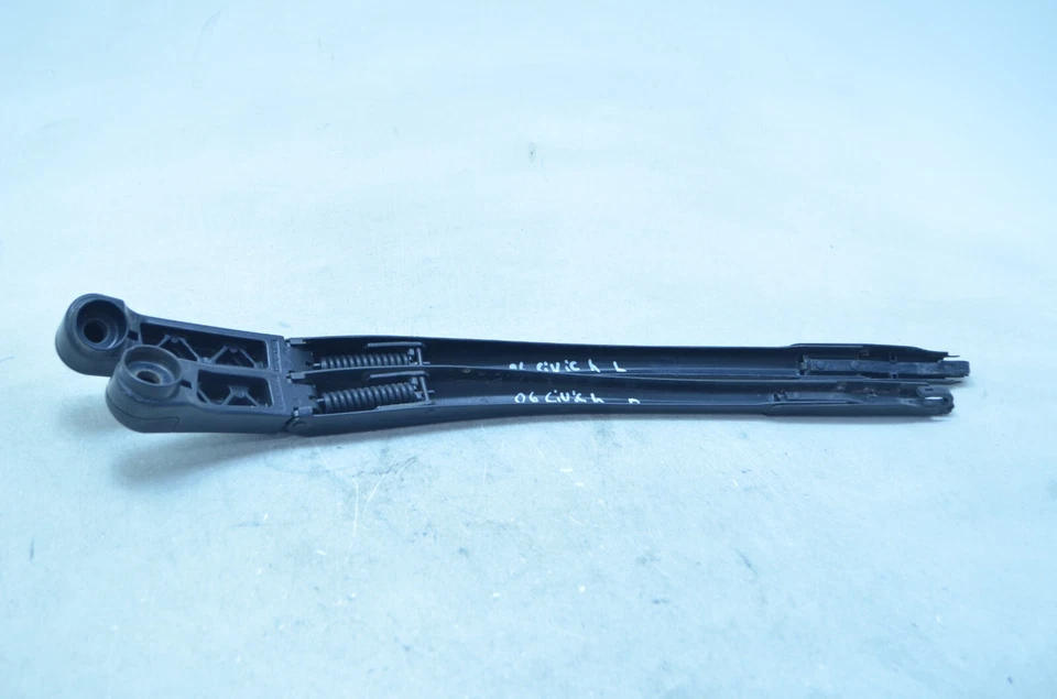 06-11 HONDA CIVIC HYBRID 1.3L FRONT LEFT / RIGHT WINDSHIELD WIPER ARM SET OEM - Image 1 of 4