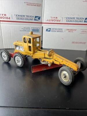 Vtg Hubley Steerable Yellow Diesel Road Grader working Scraper & Sterring USA - Image 1 of 4