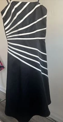 Arden B línea A años 90. Vestido con detalles blancos Foto 1 de 2