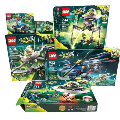 Lego Alien Conquest 7065 Mothership 7067 7049 7050 7051 7052 UFO Aliens Figures - Image 1 of 4