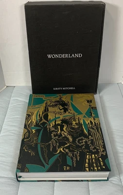 Wonderland by Kirsty Mitchell Original Box - Imagem 1 de 4