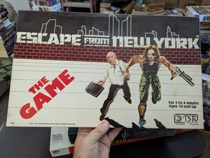 ESCAPE FROM NEW YORK Board Game by TSR Games 100% COMPLETE 1981 VINTAGE - Picture 1 of 20