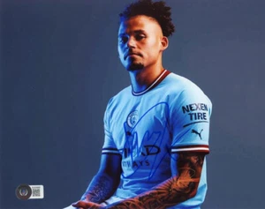 KALVIN PHILLIPS SIGNED 8x10 PHOTO PREMIER LEAGUE MANCHESTER CITY BECKETT BAS - Picture 1 of 2