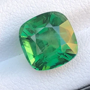 Pietra preziosa verde tormalina sfaccettata 4,70 ct dall'Afghanistan - Foto 1 di 12
