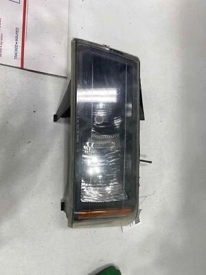 06 CHEVY COLORADO W/o Xtreme; Left Driver Headlight - Изображение 1 из 3
