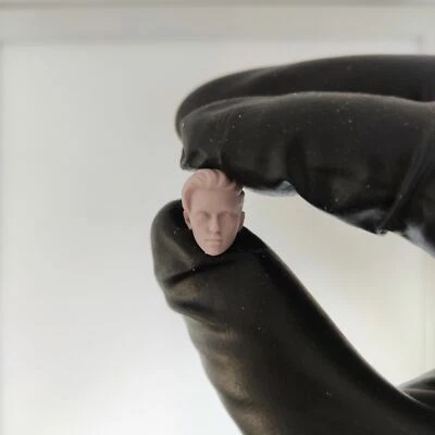 Cabeza esculpida de Scarlett Johansson de viuda negra 1:18 para figura femenina de juguete corporal de 3,75" Foto 1 de 4