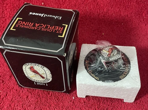 2011 St. Louis Cardinals World Championship Replica Ring New in box Cover