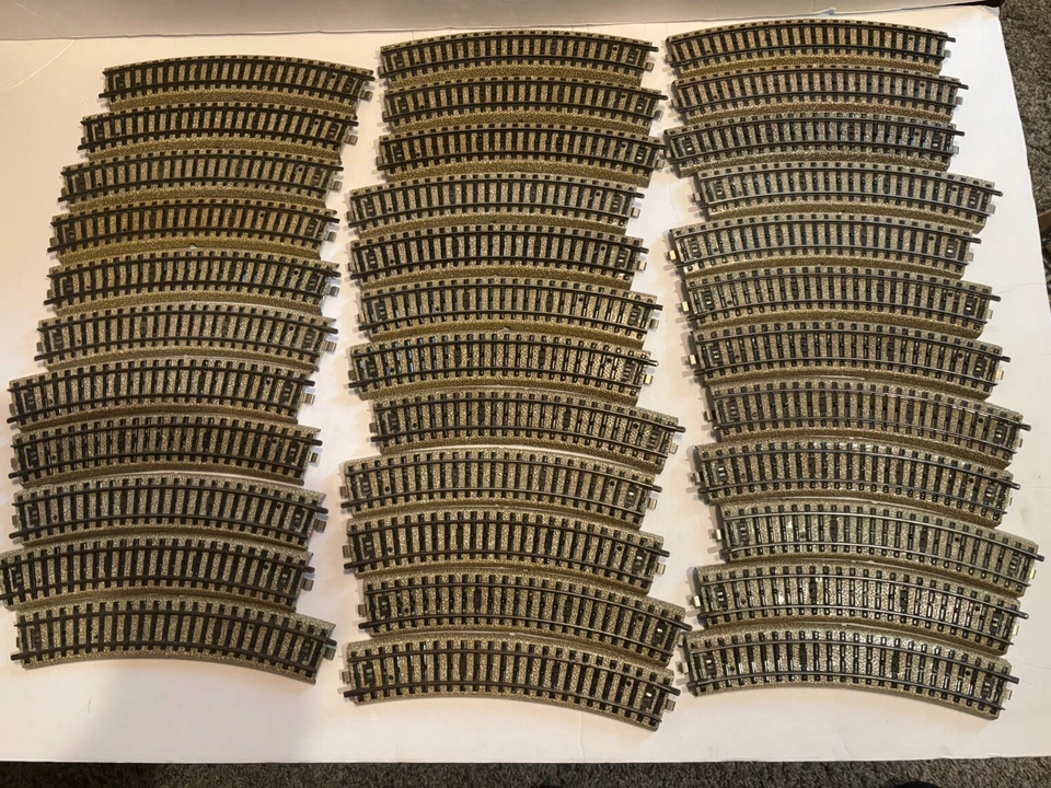 Marklin HO 5100 1/1 Curved M Track  - Image 1 of 1