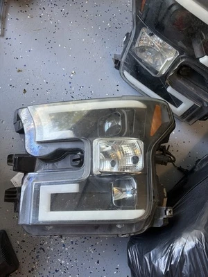 Spyder Ford F150 2015-2017 Projector Headlights - Light Bar DRL LED - Black - Imagem 1 de 2