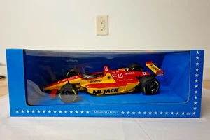 Minichamps A Zampedri Speedway #19 Car Lola 93 IndyCar   1:18 Scale - Picture 1 of 10