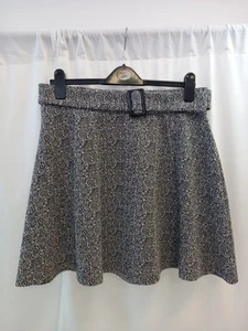 ❤️ Tu Black White Patterned Flared Skirt Size 14 Vgc - Picture 1 of 3