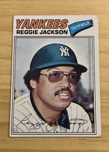 1977 Topps #10 Reggie Jackson MLB HOF New York Yankees Baseball Card EX-EXMINT - Picture 1 of 2