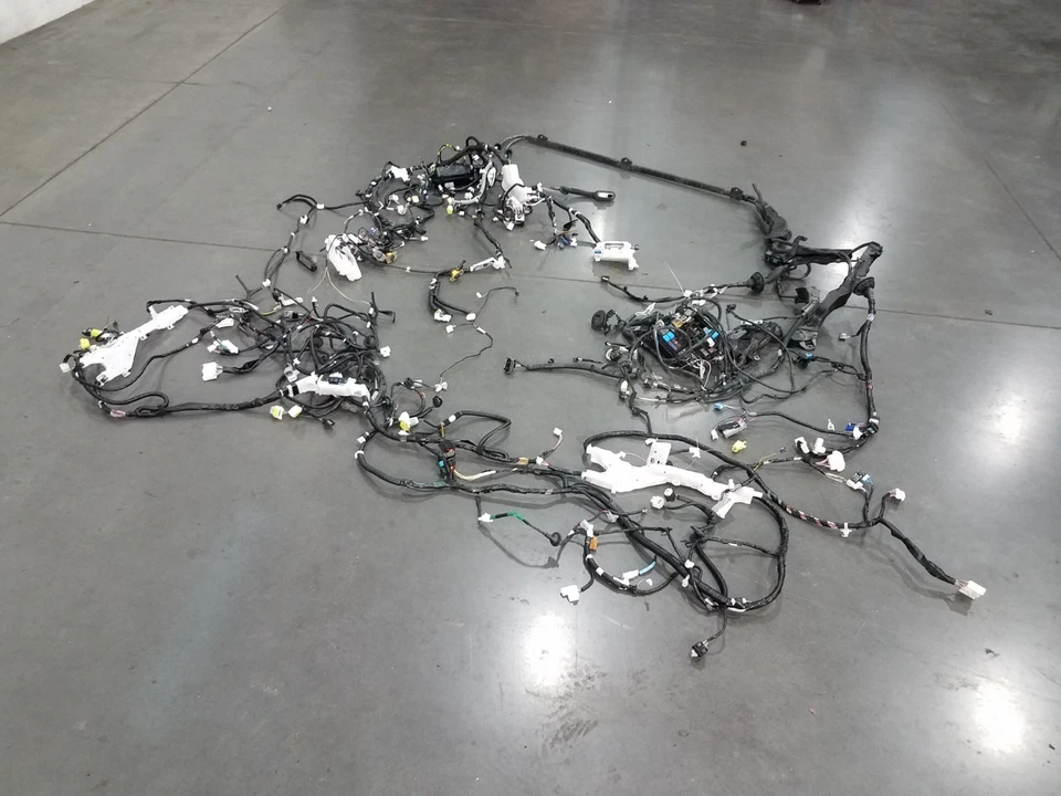 Arnés de cableado chasis Toyota Corolla GR 2025 AWD 5 k millas #0878 J6 Foto 1 de 4