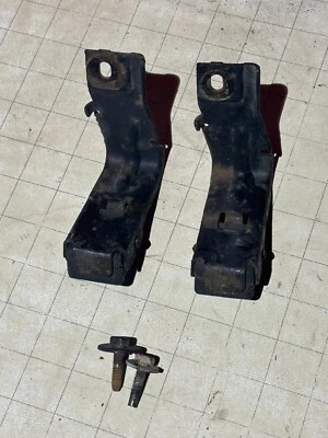 1999 - 2007 Ford F250 F350 F450 F550 AC Condenser Upper Brackets - Image 1 of 3