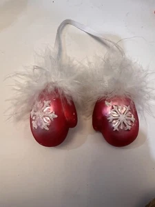 Christmas ornament blown glass pair of red mittens fur edges snowflake design - Picture 1 of 2