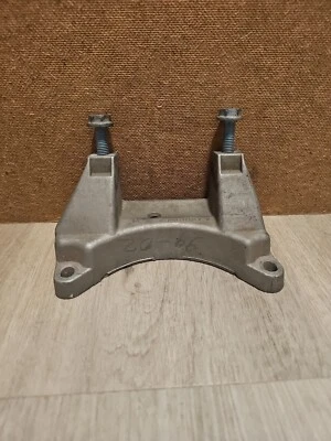 1999 2002 MERCEDES-BENZ E320 ~ REAR TRANSMISSION MOUNT BRACKET ~ OEM PART - Image 1 of 4