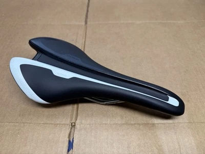 Sillín de bicicleta Gaint Contact SL Forward SSTi Rail blanco y negro 216 gramos 130 mm Foto 1 de 4