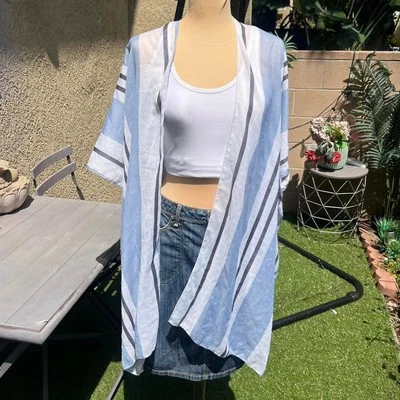 Mantón kimono a rayas azules y blancas Guess Foto 1 de 4