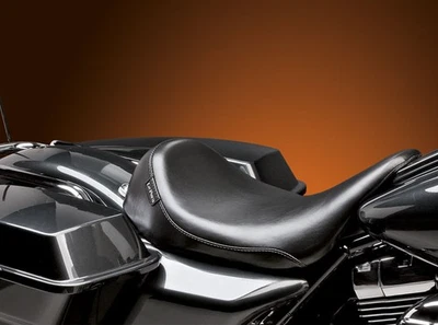 Гладкое низкопрофильное одиночное сиденье Le Pera Silhouette 2008-2024 Harley Touring LK-857 - Изображение 1 из 3