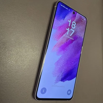 Samsung Galaxy  S21 FE 128GB Lavender - Bild 1 von 4