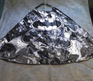Disfraz de superhéroe Six Flags Batman capa gris y negro - Imagen 1 de 10