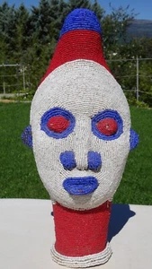 Tête en terre cuite perlée Bamiléké 36 cm Cameroun Art Africain - Imagen 1 de 20