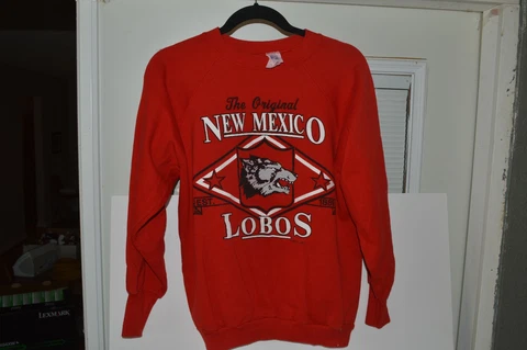 *JT*VINTAGE NEW MEXICO LOBOS BASKETBALL SWEATSHIRT- LOGO 7- LARGE  (JS28) Cover