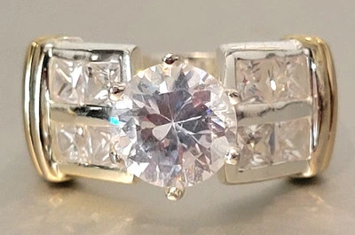 925 Sterling Silver CZ Ring Size 7 - Image 1 of 4