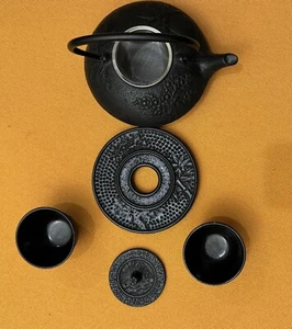 Japanese Cast Iron Teapot Kettle Black Textured Bamboo Blossom 6-pieces Vintage - Picture 1 of 4