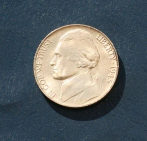1945 JEFFERSON SILVER WAR NICKEL in UNC  CONDITION *FREE SHIPPING* - Picture 1 of 2