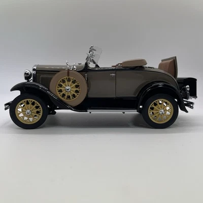 FARO FALTANTE DANBURY COMO NUEVO 1931 Ford Modelo A Deluxe Roadster 1:24 marrón piedra Foto 1 de 4