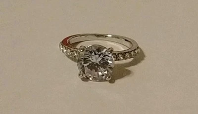 Anillo de boda de compromiso de plata de 4 puntas con circonitas cúbicas talla 5 propuesta  Foto 1 de 4