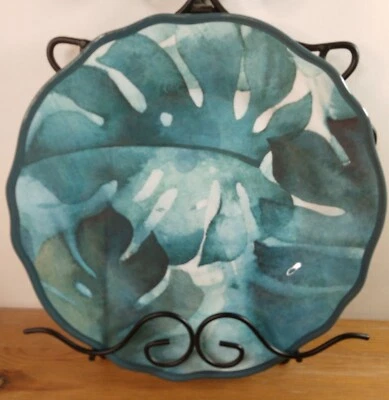 Cynthia Rowley New York Set of 4 Melamine Blue Floral Leaves 8 1/2" Plates EUC.  - Image 1 of 4