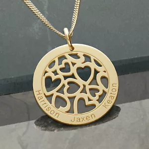 Colgante y opción de cadena personalizados para corazones en disco de oro amarillo de 9 quilates - Imagen 1 de 4