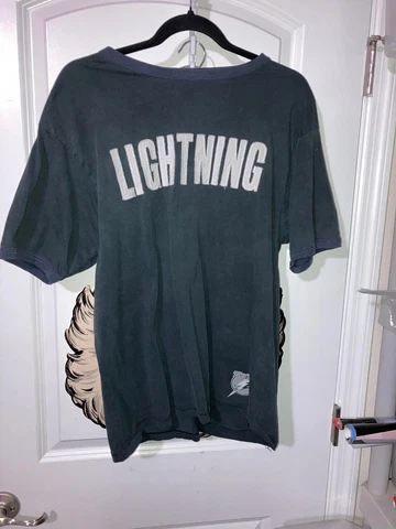 Banner Supply Co Tampa Bay Lightning Men's Large Sewn LIGHTNING NHL T-Shirt Cover
