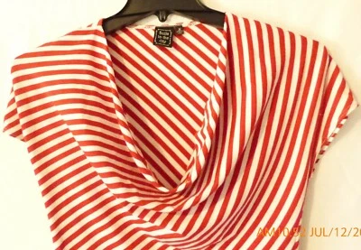 Blusa Pullover Susie in the City Rayas Rojas y Blancas Pequeña Foto 1 de 4