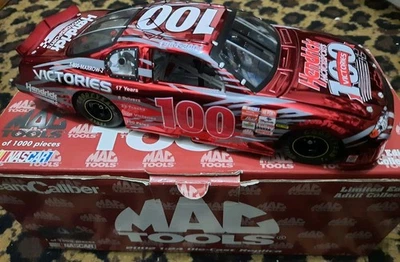 Mac Tools Hendrick Motorsports 1:24 100 Victorias 2002 Team Caliber rojo cromo Foto 1 de 4