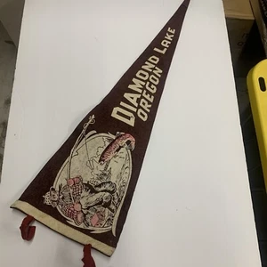 Vintage 1950s-60s Diamond Lake Oregon Felt Pennant Fishing Trout Fisherman - Picture 1 of 4