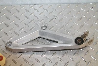 Honda Sabre VF700S 1984 estriba trasera izquierda soporte montaje 50690-mb0-000 Foto 1 de 3