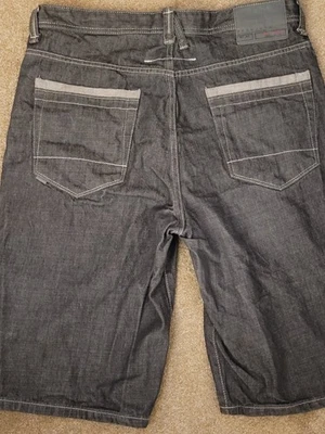 Vintage Sean John Shorts Mens 34 Gray/Blk Denim Jean Hip Hop Y2K Baggy Skater - Image 1 of 4